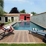 Bed & Breakfast Un Banc Au Soleil 4*