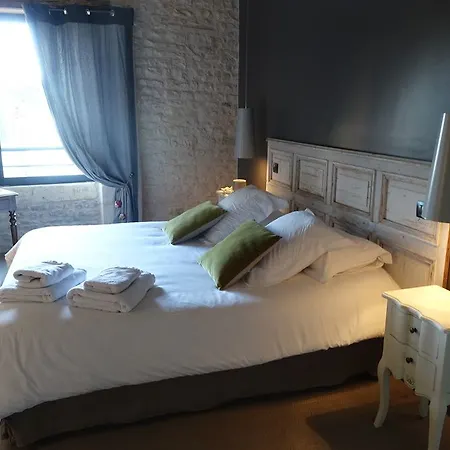 Alojamento de Acomodação e Pequeno-almoço Un Banc Au Soleil 4*