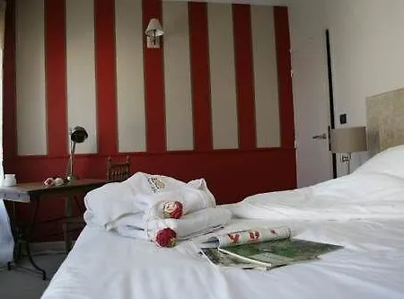 Un Banc Au Soleil Marsilly (Charente-Maritime)