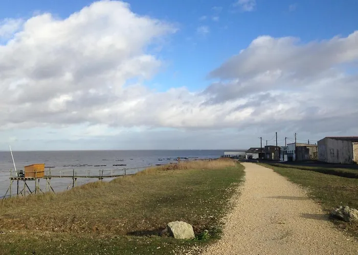 Un Banc Au Soleil 4*