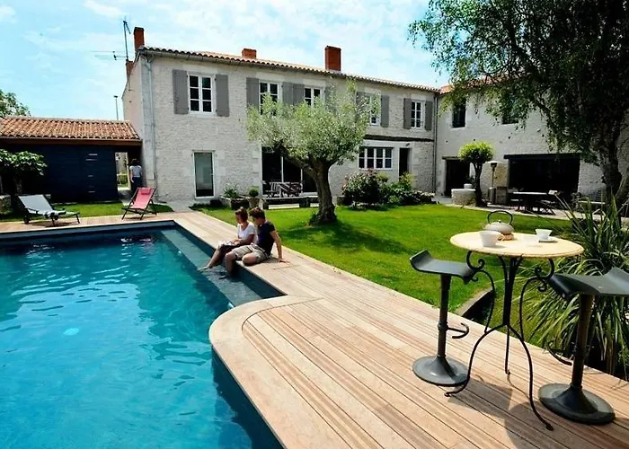 Bed & Breakfast Un Banc Au Soleil 4*