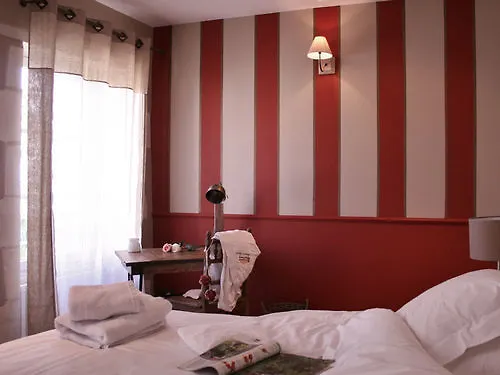 Un Banc Au Soleil Bed & Breakfast 4*